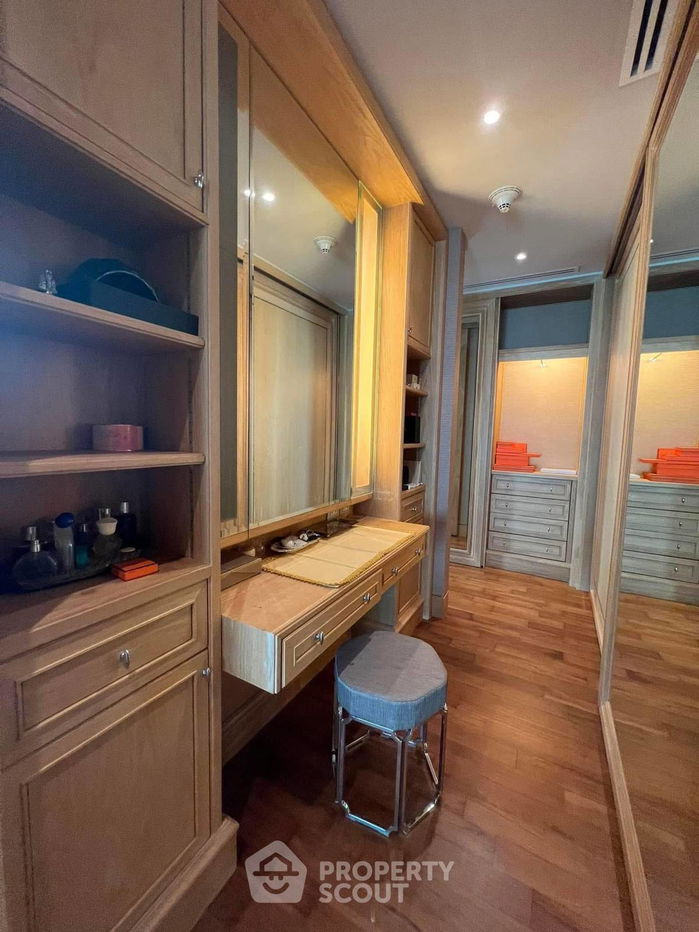 picture 3-BR Condo at The Residences At The St Regis Bangkok near BTS Ratchadamri (ID 2380781) - 9/23