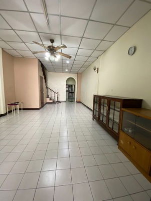 รูป ให้เช่า ทาวน์เฮ้าส์ 2ชั้น 22ตรว. ถนน ประดิษฐมนูธรรม ใกล้ทาวน์อินทาวน์ - รูปที่ 3/8