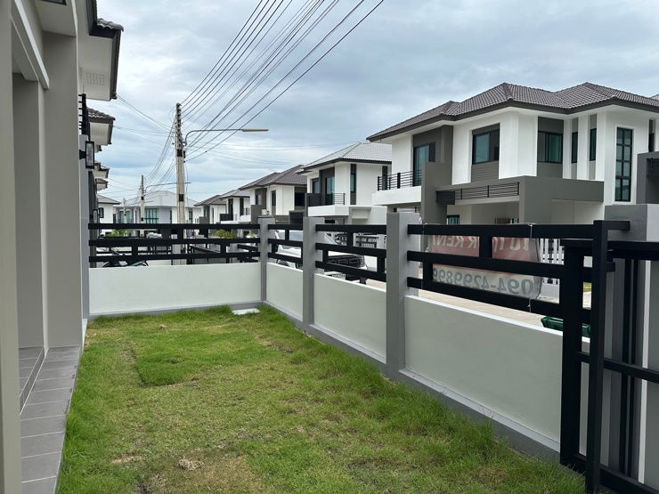 รูป บ้านใหม่ให้เช่า : Lake Velly (บ่อวิน) : 3 ห้องนอน 3 ห้องน้ำ พื้นที่ 45 ตรว ตกแต่งครบ พร้อมเข้าอยู่  - รูปที่ 8/28