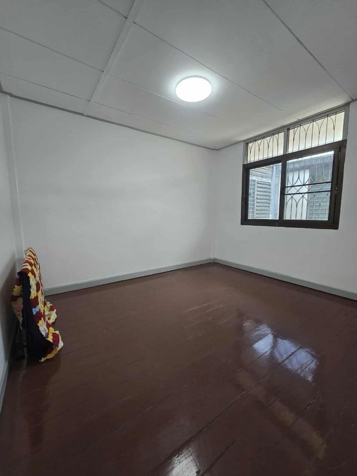 picture House for rent in Huai Khwang, very close to the MRT! - 16/18