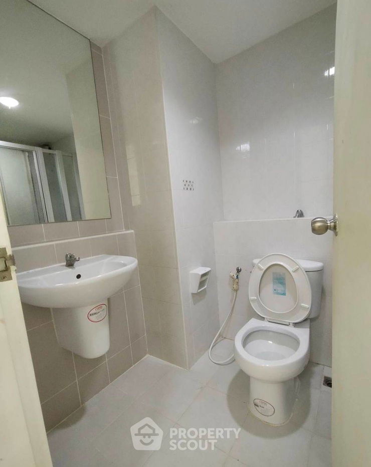 picture 1-BR Condo at Condo One Sukhumvit 67 near BTS Phra Khanong (ID 2383244) - 8/10