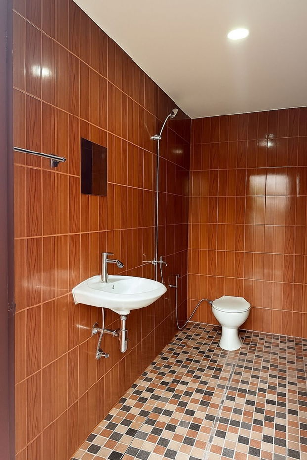 รูป 6 ห้องนอนส่วนตัวมีห้องน้ำในตัว ที่จอดรถ 10 คัน บ้าน บางนา-ตราด - รูปที่ 19/24