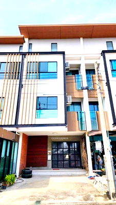 Townhouses for rent Prawet : SUMMIT Windmill Golf ARL Suvarnabhum2.1 km. 3-story home office for rent 263sq.m 23 sq.wa. Ramkhamha
