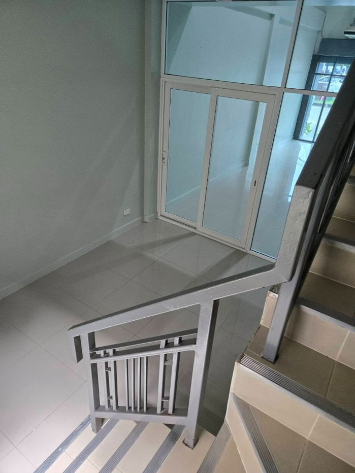 รูป HR2946ให้เช่าโฮมอออฟฟิต 3.5 ชั้น โครงการ B Avenue อยู่ติดถนนวัชรพล เหมาะทำสำนักงาน และพักอยู่อาศัย - รูปที่ 11/19