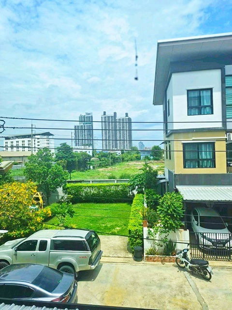 picture Sukumvit113 MRT SriThepha 1km.  3-story townhome new first hand 18sqwa. 220sq.m. - 2/8