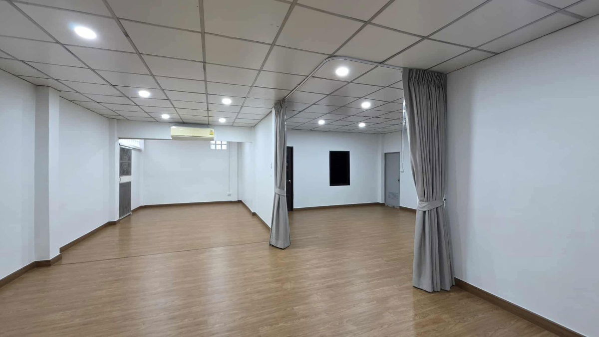 รูป #ให้เช่าบ้านเดี่ยว 2 ชั้น หมู่บ้านระเบียงทอง4  ซ.นาคนิวาส 44 ลาดพร้าว บ้านหลังใหญ่ พื้นที่ใช้สอย 260 ตรม. เยอะมากๆ อยู่ต้นซอยเพียง 130 เมตร  - รูปที่ 4/20