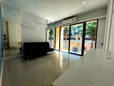 Condos for sale : 🚩 For Sell Condo BAAN KLANG KRUNG RESORT RATCHADA 7 Building 1, Floor 2,2 bed room, Room size 68 sqm