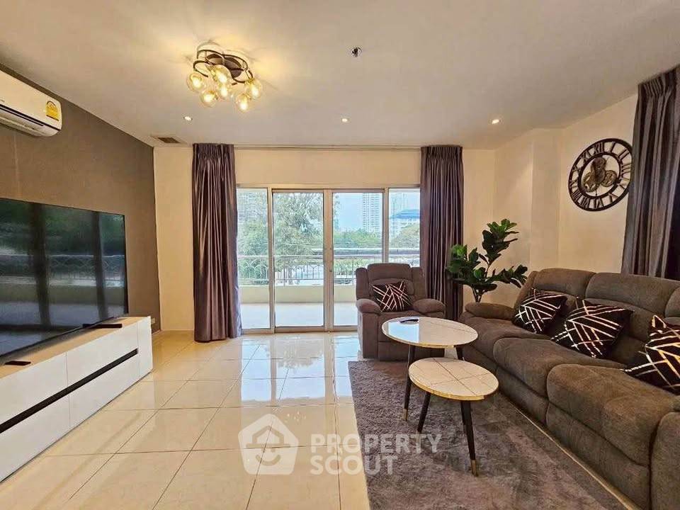 picture 2-BR Condo at Nordic Park Hill close to Phratamnak (ID 2382957) - 6/19