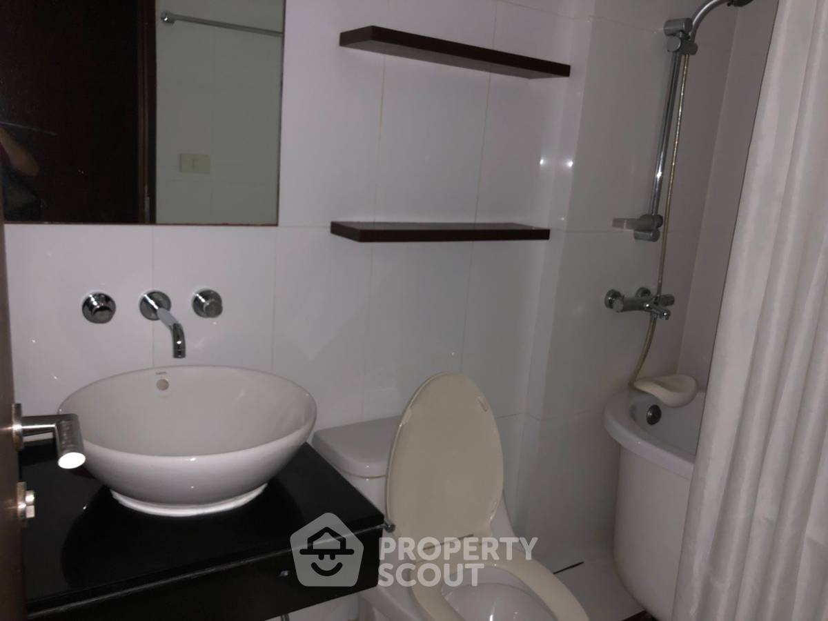 picture 2-BR Condo at Urbana Langsuan Condominium near BTS Ratchadamri (ID 1978759) - 11/11