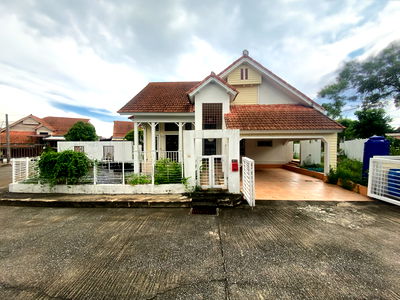 Houses for sale Lamlukka Khlong Sam : Single-Storey Detached House | Special Corner Plot 92 sq.w. | Spacious Area Private Home Warangkul, Khlong Sam