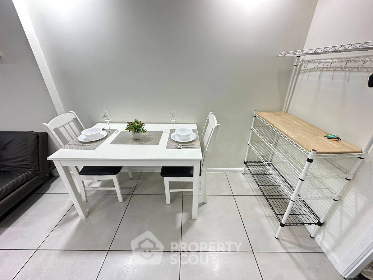 picture 1-BR Condo at Siam Oriental Tropical Garden close to Phratamnak (ID 2382013) - 3/8