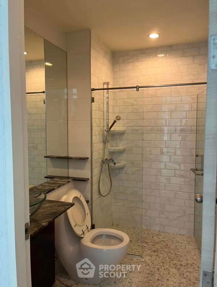 picture 2-BR Condo at Watermark Chaophraya near BTS Krung Thon Buri (ID 2380785) - 11/13