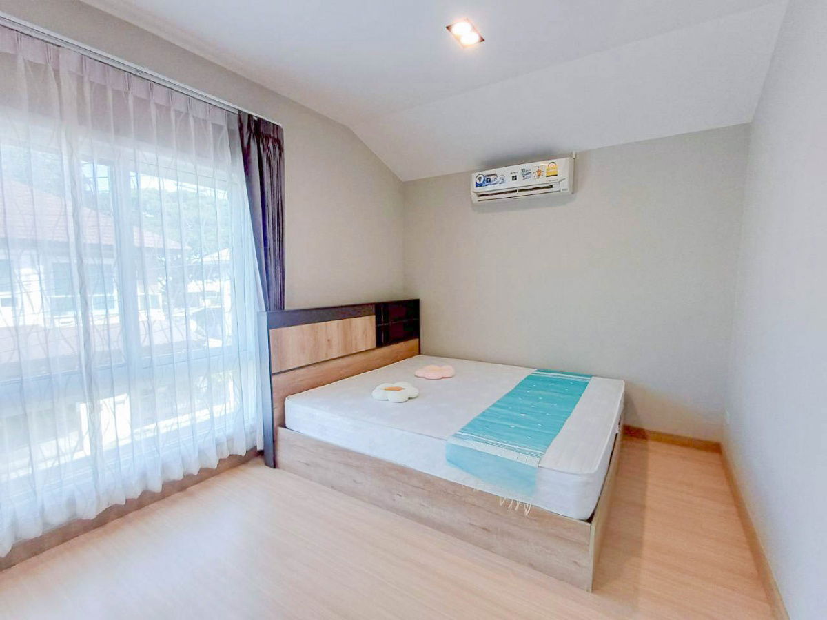 picture Two-storey detached house for rent 3 bedrooms, 3 bathrooms, 1 living room, 1 kitchen. - 12/22