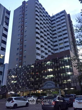 3-BR Condo at Central Ratchayothin Park near BTS Ratchayothin (ID 2384233)