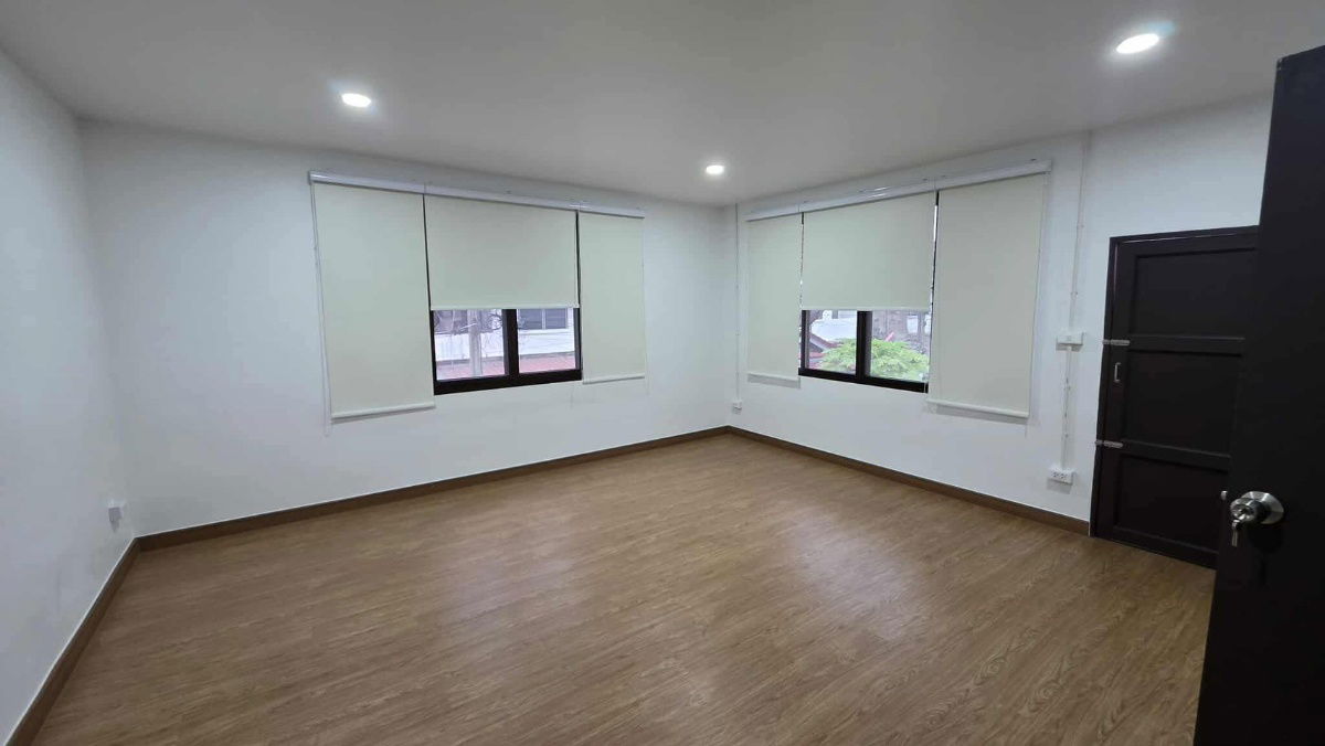 รูป #ให้เช่าบ้านเดี่ยว 2 ชั้น หมู่บ้านระเบียงทอง4  ซ.นาคนิวาส 44 ลาดพร้าว บ้านหลังใหญ่ พื้นที่ใช้สอย 260 ตรม. เยอะมากๆ อยู่ต้นซอยเพียง 130 เมตร  - รูปที่ 15/20