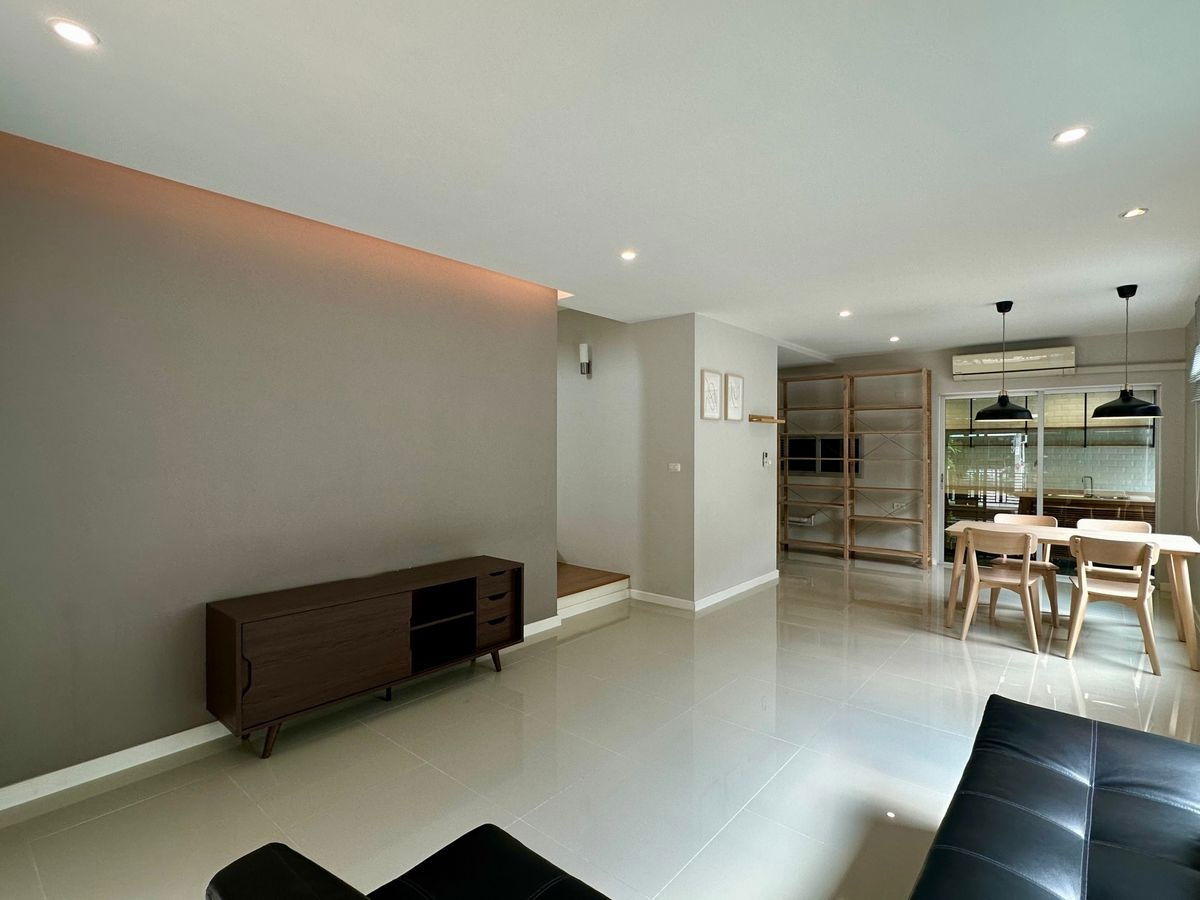 รูป หลังมุม สงบร่มรื่น มีสวนข้างบ้าน ทาวน์ อเวนิว ไทม์ ท่าข้าม 16 Town Avenue Time Thakham 16 - รูปที่ 4/18