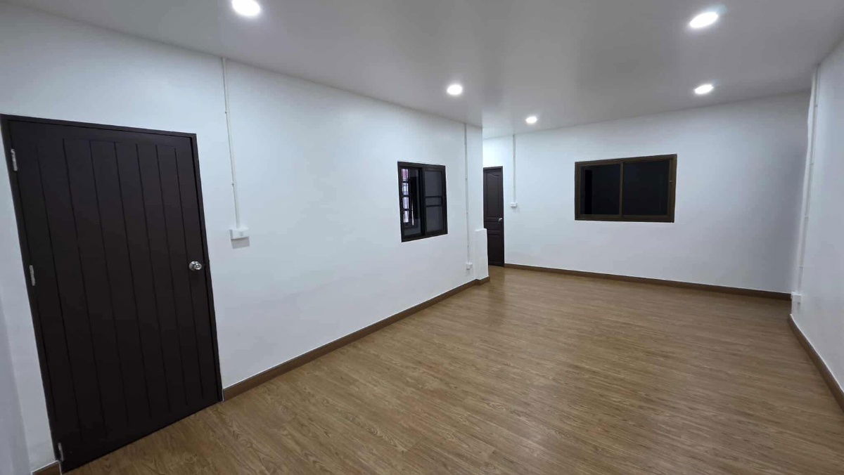 รูป #ให้เช่าบ้านเดี่ยว 2 ชั้น หมู่บ้านระเบียงทอง4  ซ.นาคนิวาส 44 ลาดพร้าว บ้านหลังใหญ่ พื้นที่ใช้สอย 260 ตรม. เยอะมากๆ อยู่ต้นซอยเพียง 130 เมตร  - รูปที่ 13/20