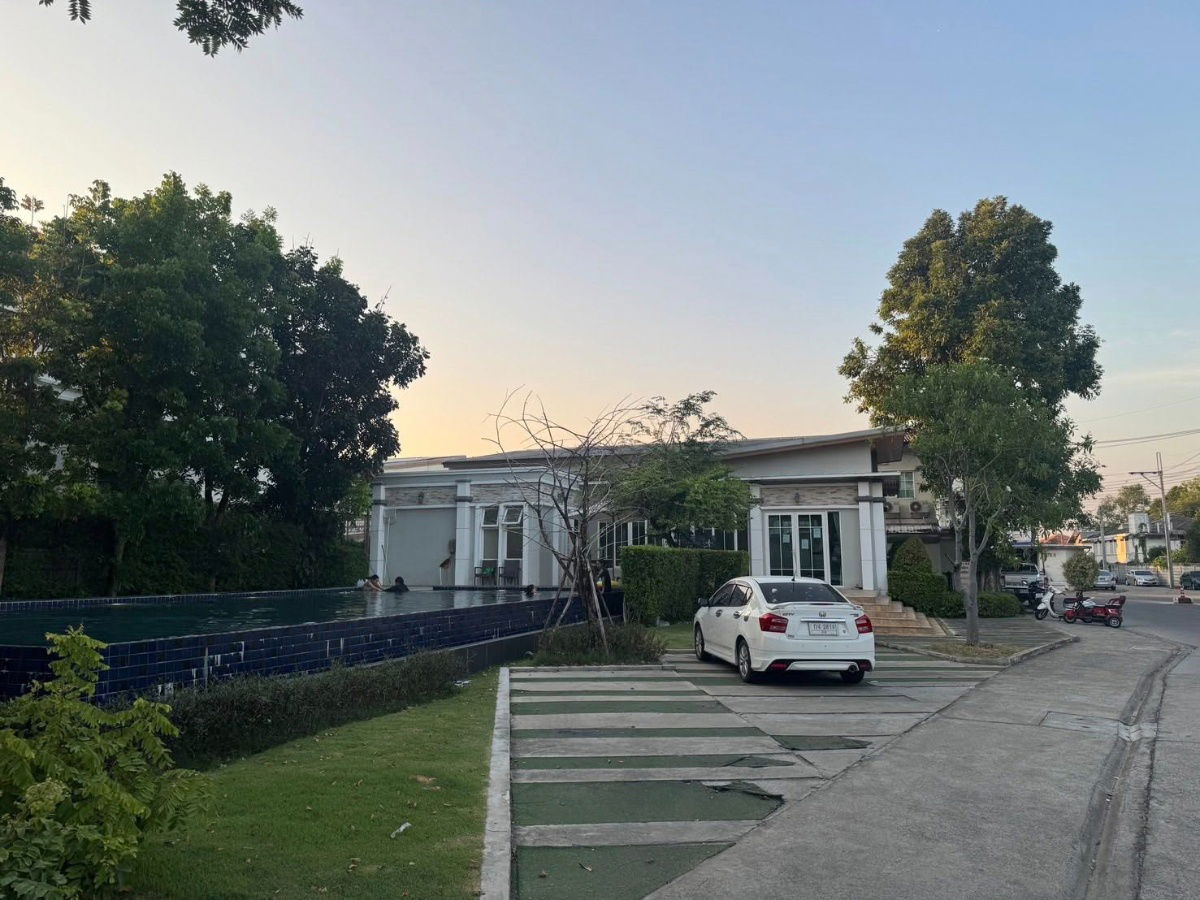 picture Best price for sale in Golden City Village, Pinklao-Charansanitwong. Great location with easy access, near Rama 7  - 6/20