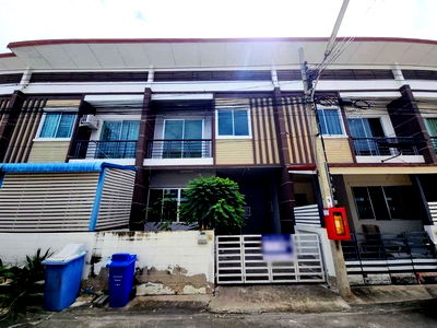 Townhouses for sale Phra Samut Jadee Samut Prakarn : FOR SALE  TOWNHOUSE PROPERTY  1700000 BAHT.