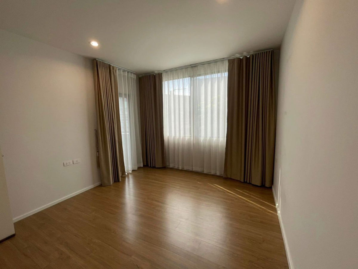 รูป 📣📣 ปล่อยเช่า !! ทาวน์โฮม 3 ชั้น | โครงการ บ้านกลางเมือง วัชรพล (ถนนสุขาภิบาล 5) 3 ห้องนอน 3 ห้องน้ำ | แอร์ครบทุกห้อง + พื้นที่ซักล้างหลังบ้าน - รูปที่ 11/20