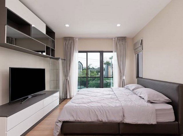 รูป บ้านเดี่ยว2ชั้นให้เช่า 51ตรว.วิวสระว่ายน้ำ ทิศใต้ หลังมุม ถนน กาญจนาภิเษก-พระราม9 - รูปที่ 6/8