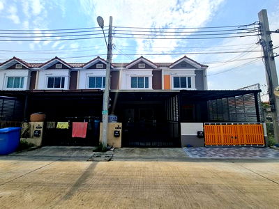 Townhouses for sale Summit Electronic Components  : FOR SALE  TOWNHOUSE PROPERTY  1600000 BAHT.