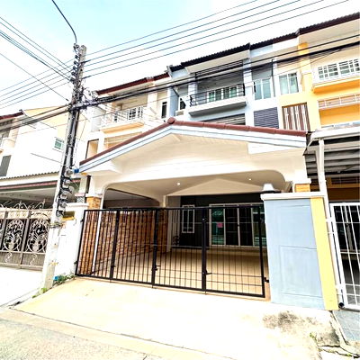 Townhouses for rent ถนนเทพารักษ์ : Townhome in srinakarin  at Tanapirom Srinakarin - Wongwaen ( SPSEVE1384 )