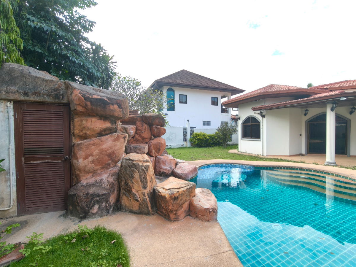 picture House for rent Convinant to international Regent school  - 48/49