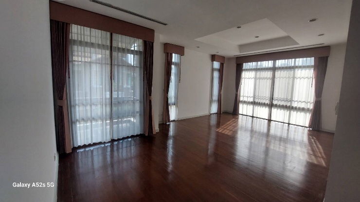 รูป ขายบ้านหรูสุขุมวิทพร้อมผู้เช่า รับค่าเช่าเดือนละ 2 แสน อีก 4 ปี! - รูปที่ 14/20