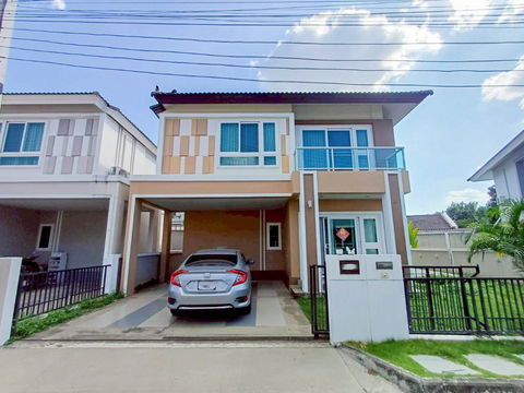 ให้เช่าบ้านเดี่ยวสองชั้น 3 ห้องนอน 3 ห้องน้ำ 1 ห้องรับแขก 1 ห้องครัว