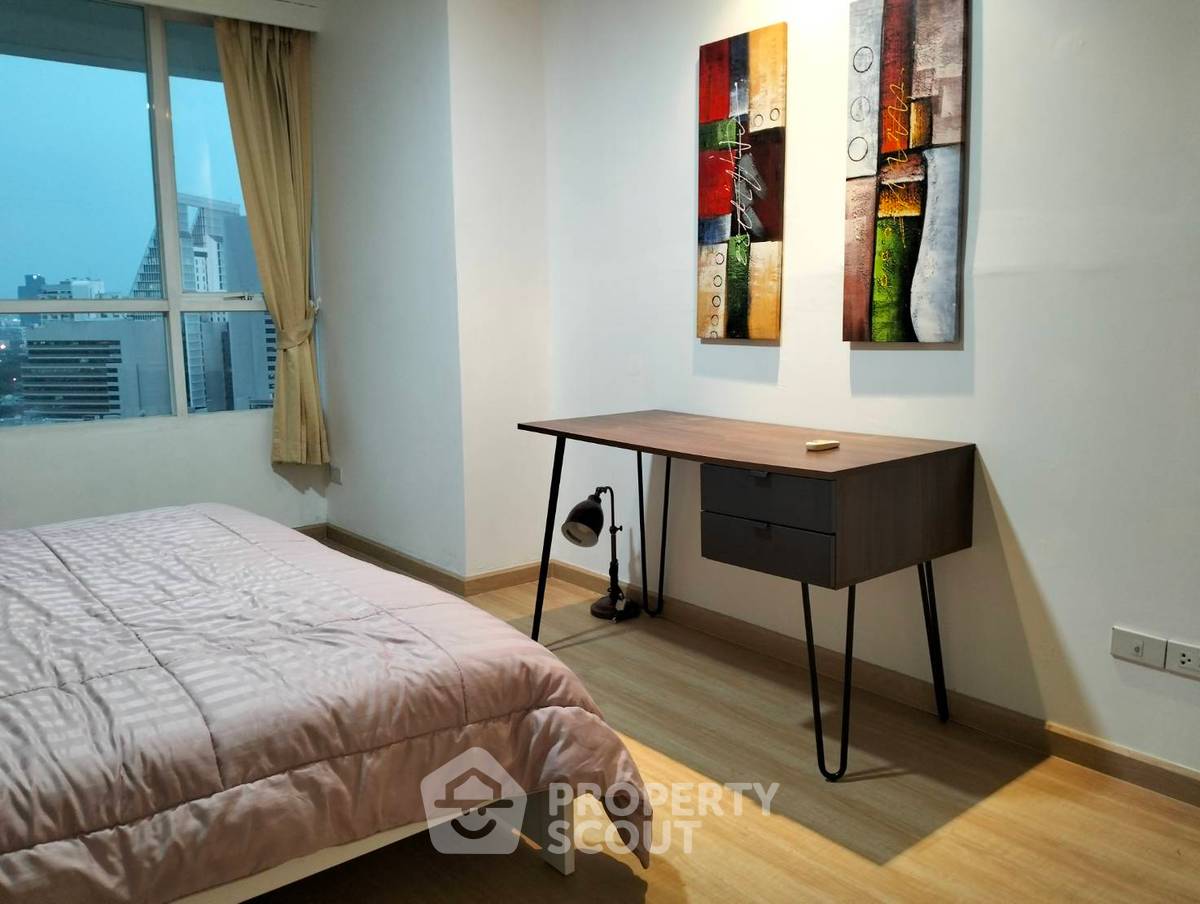 รูป คอนโด 2-ห้องนอน ที่ เออร์บานา หลังสวน คอนโดมิเนียม ใกล้ BTS ราชดำริ (ID 566010) - รูปที่ 4/7