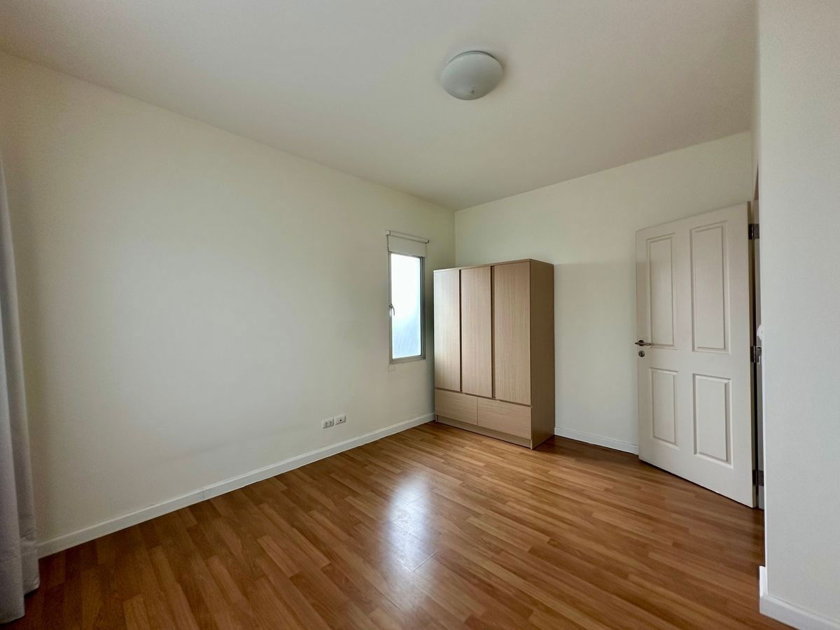 รูป หลังมุม สงบร่มรื่น มีสวนข้างบ้าน ทาวน์ อเวนิว ไทม์ ท่าข้าม 16 Town Avenue Time Thakham 16 - รูปที่ 12/18