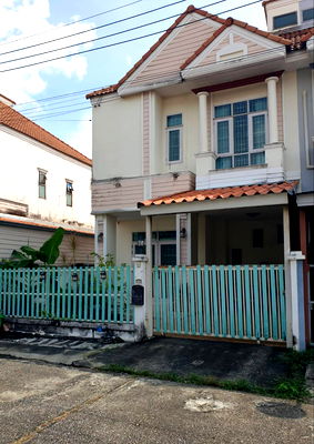 ทาวน์โฮม ลำลูกกา คลองสี่ : ขายบ้านทาวน์เอ้าส์ 29.7 ตรว. ลำลูกกา