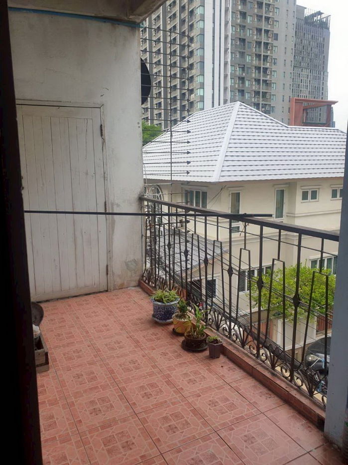 รูป ขายด่วน! ตึกแถว 4 ชั้น ย่านเอกมัย แยก 1 — ผู้เช่าเต็ม พร้อมรับรายได้ทันที - รูปที่ 6/15