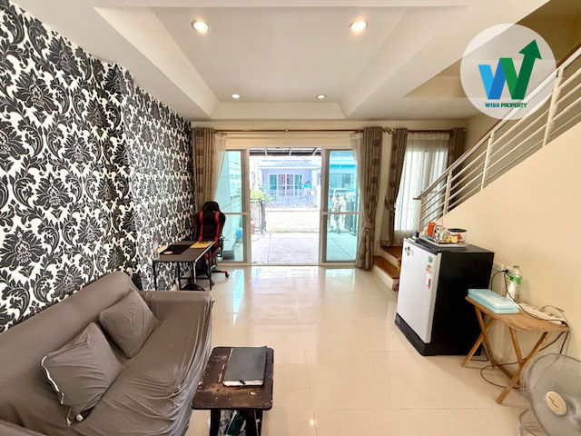 รูป ขายบ้านใกล้รถไฟฟ้า MRT บ้านกลางเมือง เออร์บาเนี่ยน ศรีนครินทร์ 46/1 หลังมุม พื้นที่กว้าง ทำเลดี ติดถนนใหญ่ เดินทางสะดวก - รูปที่ 3/9