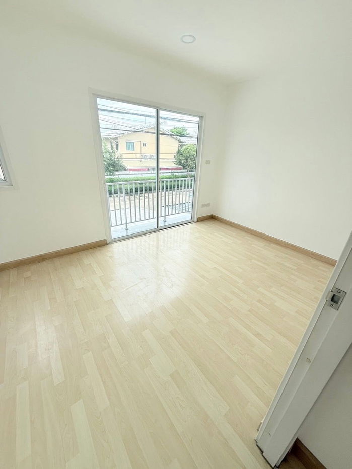 รูป 🏡✨ ให้เช่าทาวน์โฮม “ทำใหม่ทั้งหลัง” เดอะคอนเนค 22 รามอินทรา‑มีนบุรี 3 ห้องนอน 2 ห้องน้ำ ทำเลดี เดินทางสะดวก ใกล้รถไฟฟ้าสีชมพู สถานีมีนบุรี - รูปที่ 18/20