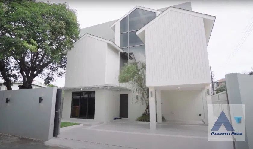 picture 🔼🔽 AccomA 📩 Pet friendly 3 BR House in Phra Khanong Nuea (AA35371) - 1/20