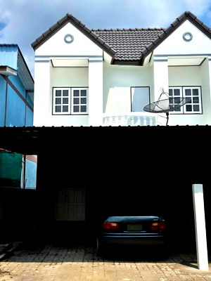 ทาวน์โฮมให้เช่า : T 1451 ให้เช่า ทาวน์เฮ้าส์ 2 ชั้น สร้างเอง ซ.ปลัดเปรียง3 บางนา กม.6 สภาพดี พร้อมอยู่ ราคาเพียง 8,000 บาท