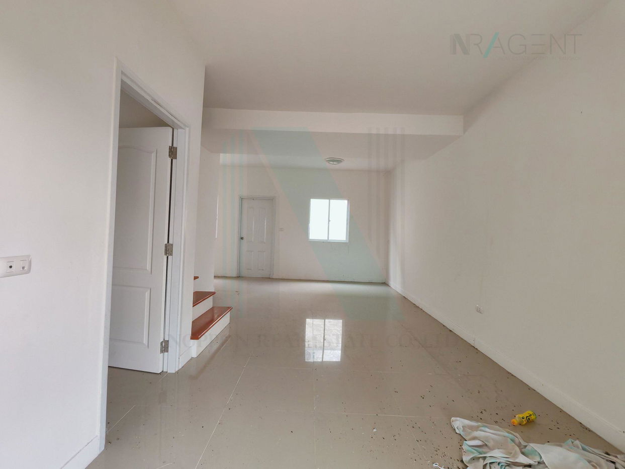 รูป 📌 ขายทาวน์เฮาส์ โครงการ ไลโอ บลิสซ์ เทพารักษ์ - ตำหรุ 2 ชั้น 4 ห้องนอน 2 ห้องน้ำ - รูปที่ 4/8