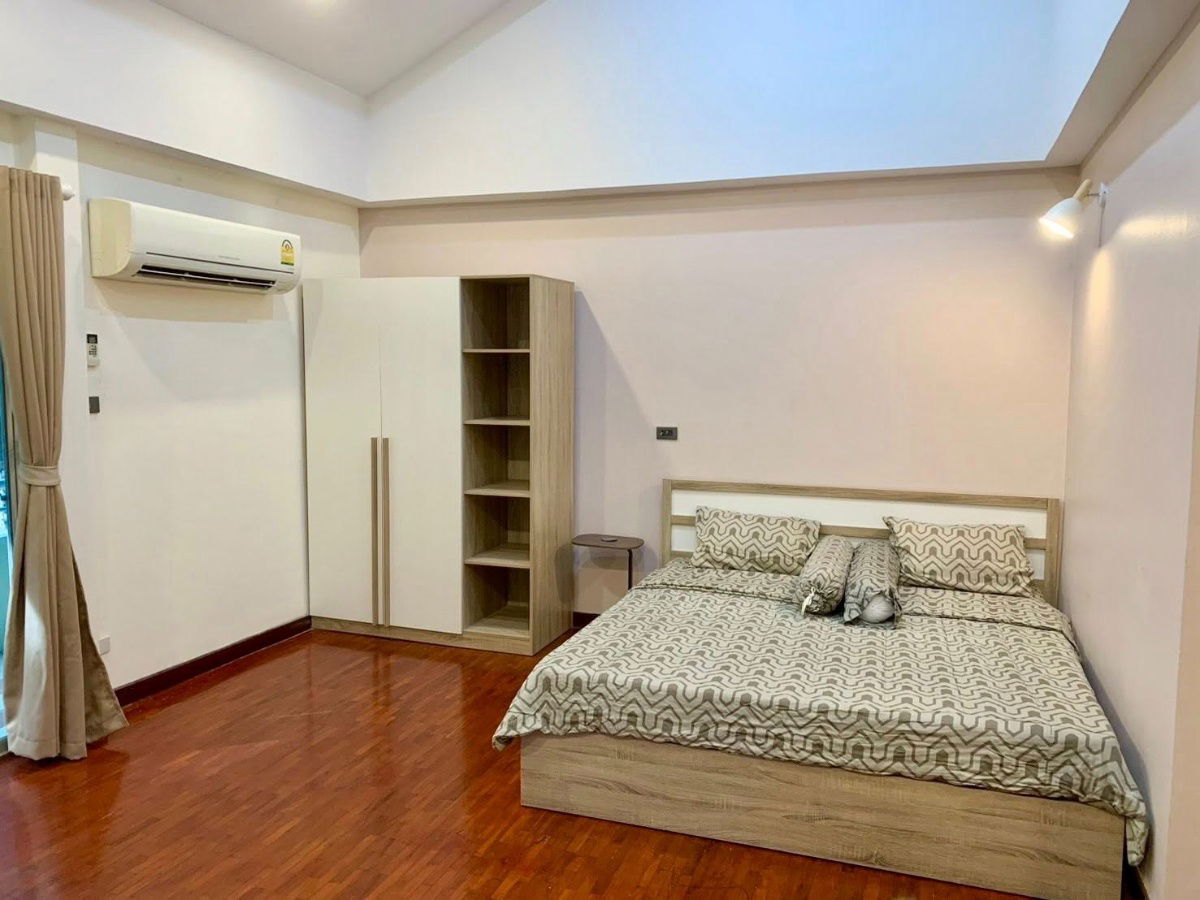 รูป ให้เช่าบ้านเดี่ยวสองชั้น   4 ห้องนอน 3 ห้องน้ำ 1  ห้องครัว  2  ที่จอดรถ - รูปที่ 13/25