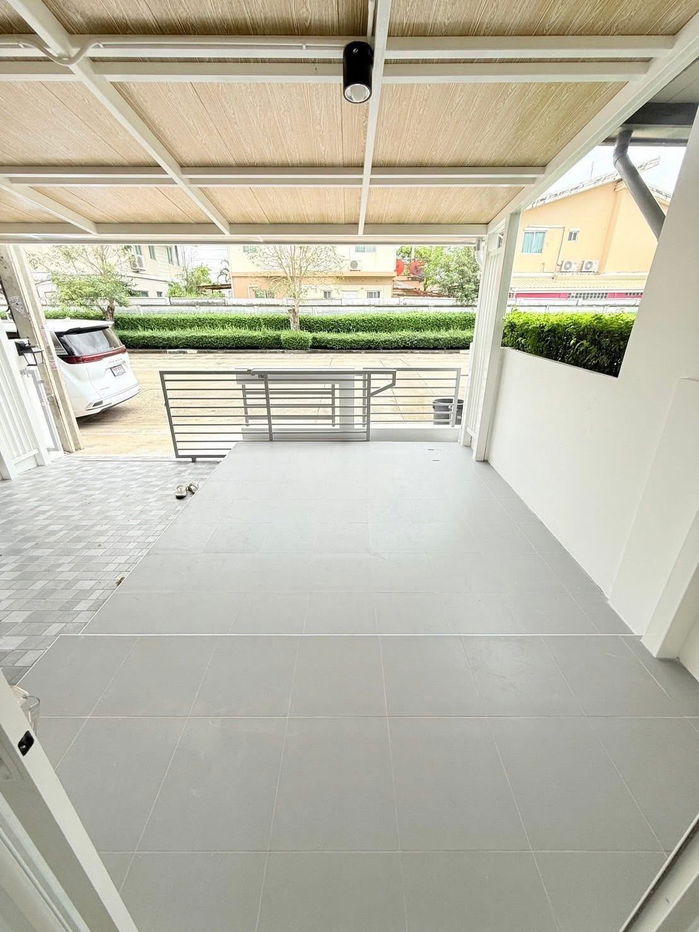 รูป 🏡✨ ให้เช่าทาวน์โฮม “ทำใหม่ทั้งหลัง” เดอะคอนเนค 22 รามอินทรา‑มีนบุรี 3 ห้องนอน 2 ห้องน้ำ ทำเลดี เดินทางสะดวก ใกล้รถไฟฟ้าสีชมพู สถานีมีนบุรี - รูปที่ 3/20