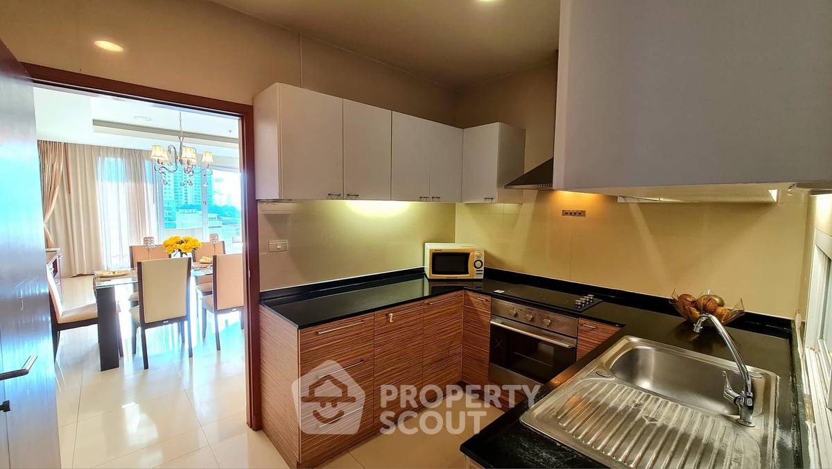 picture 3-BR Condo at Piyathip Place near BTS Phrom Phong (ID 1549702) - 8/10