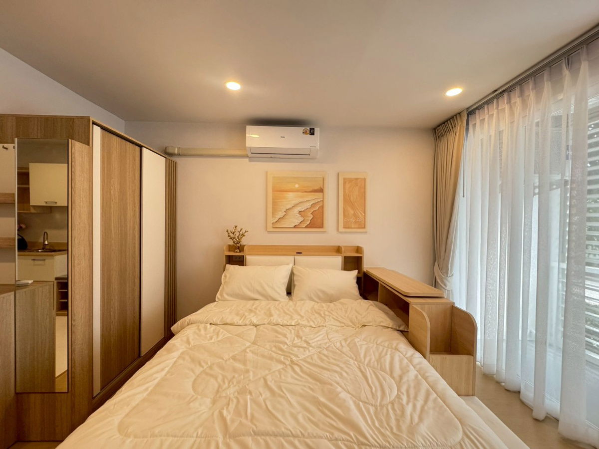 รูป คอนโดโทนอบอุ่น เรียบง่ายแต่น่าอยู่ ☕ Airlink Residence ห้องสวยบิวท์อินครบ แสงธรรมชาติเต็มห้อง ใกล้สุวรรณภูมิ เดินทางสะดวก ราคาเพียง 1.59 ล้านบาท - รูปที่ 4/10