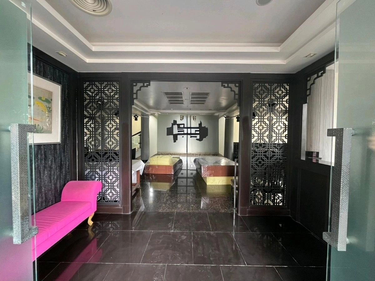 รูป ที่จอดรถกว่า 200 คัน ทำเลดี ติดถนนใหญ่ พื้นที่พาณิชย์ ร้านอาหาร ถนนเพชรเกษม - รูปที่ 2/7