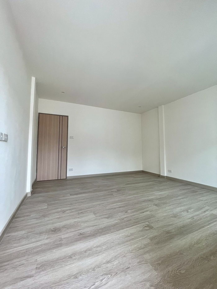 รูป ขายทาวน์เฮ้าส์ 2 ชั้น รีโนเวทใหม่ทั้งหลัง ซอยอุดมสุข 47 - รูปที่ 5/9