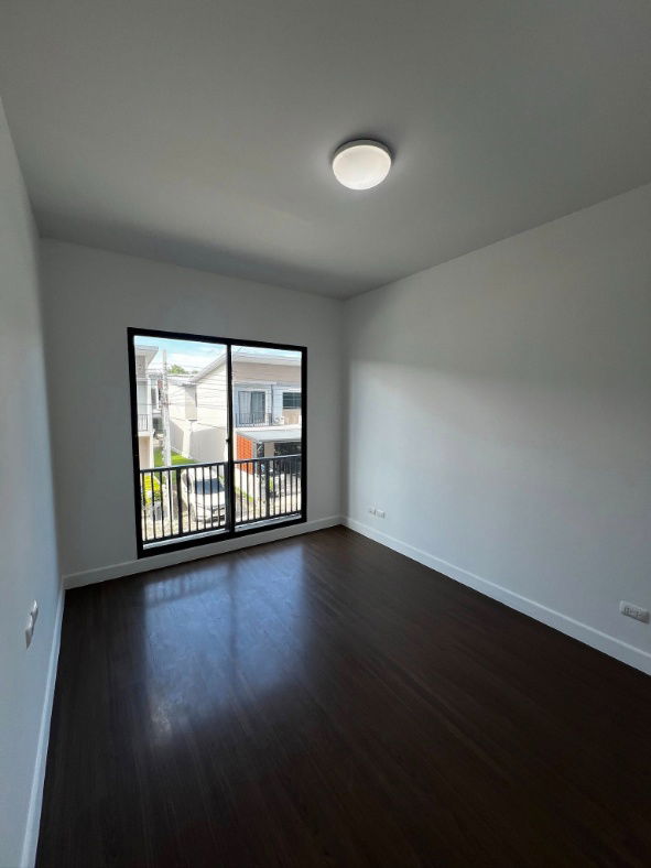 รูป ให้เช่า ทาวน์โฮมรีโนเวทใหม่ “เมททาวน์ บางนา” ทำเลดี ใกล้เมกะบางนา! บ้านคุณภาพจากแสนสิริ - รูปที่ 5/13