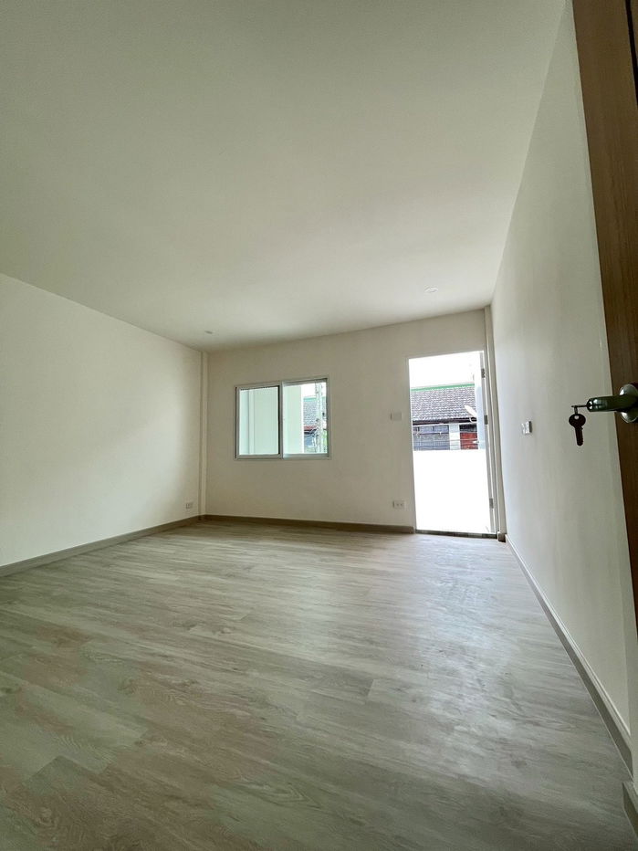 รูป ขายทาวน์เฮ้าส์ 2 ชั้น รีโนเวทใหม่ทั้งหลัง ซอยอุดมสุข 47 - รูปที่ 6/9