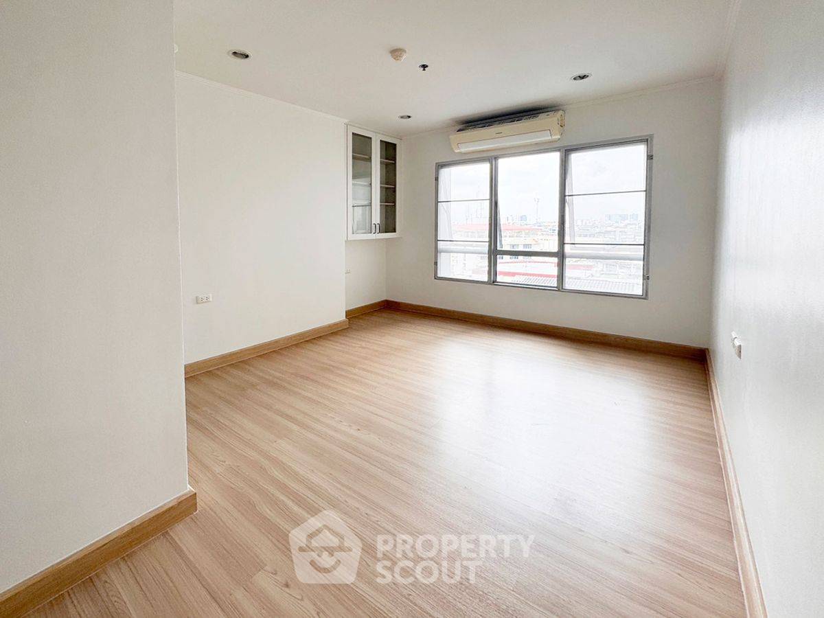 picture 1-BR Condo at Motif Condo Wongwian Yai-Talat Phlu near BTS Pho Nimit (ID 2375390) - 5/8