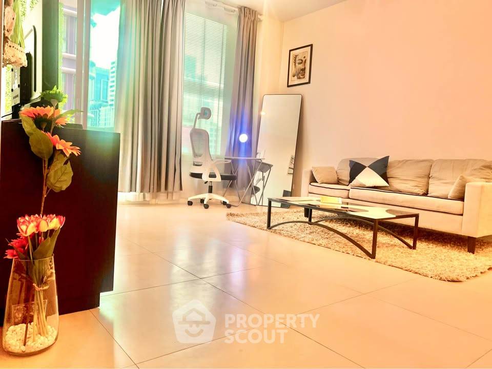 picture 1-BR Condo at Manhattan Chidlom near BTS Chit Lom (ID 2384920) - 3/8