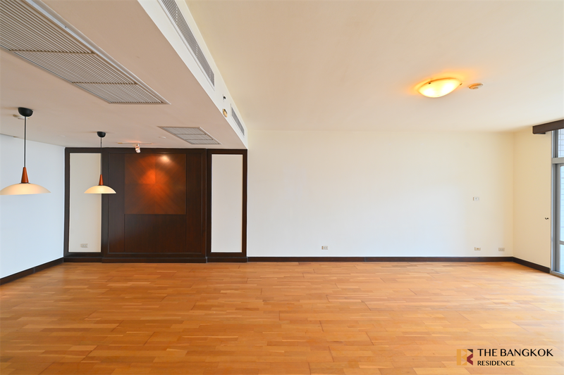 Condos for sale : All Season Mansion near BTS Phloen Chit Luxurious Design, Elevated Atmosphere